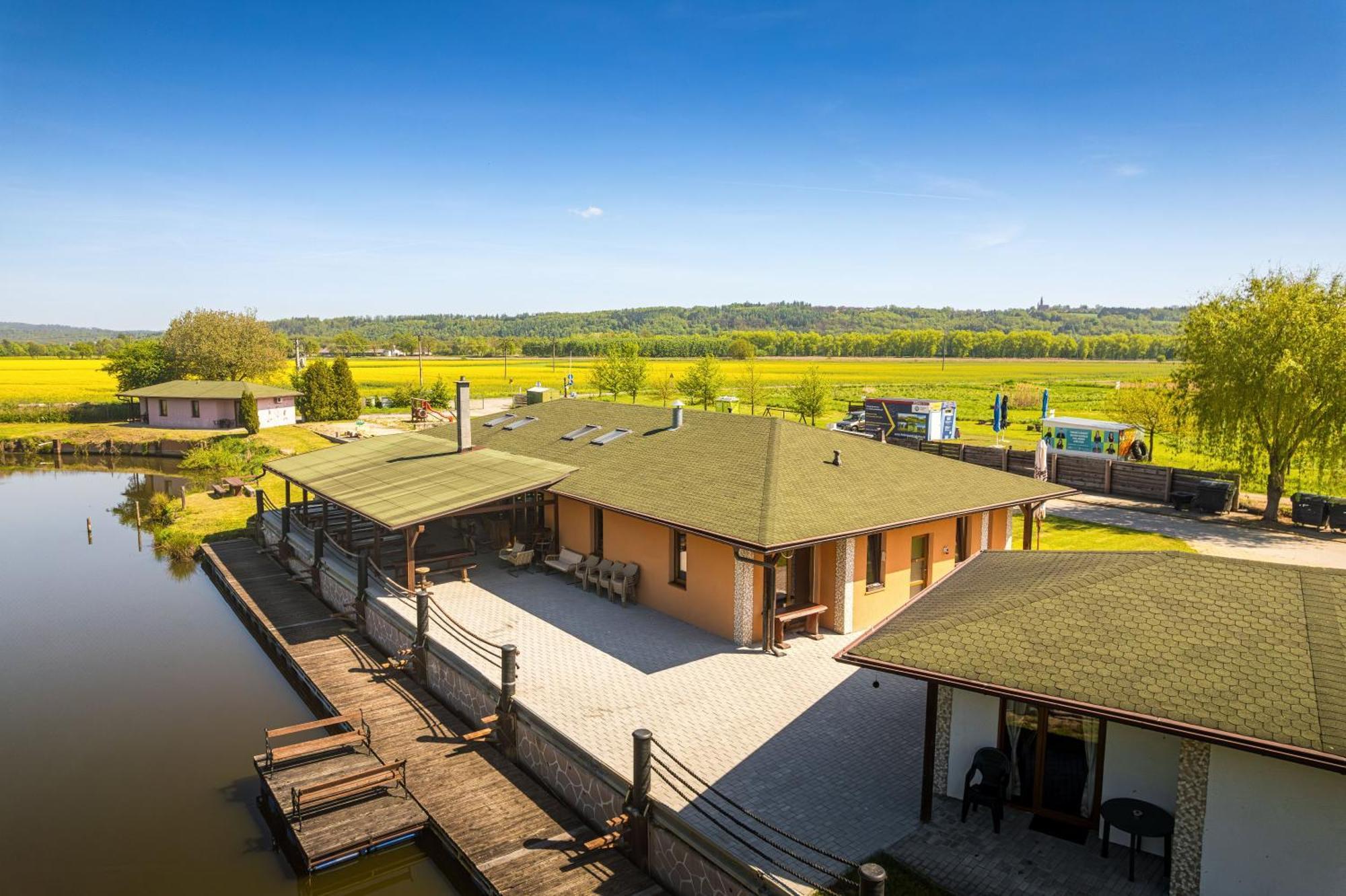 Ferienwohnung Marine Zavlahy Hrdejovice Exterior foto