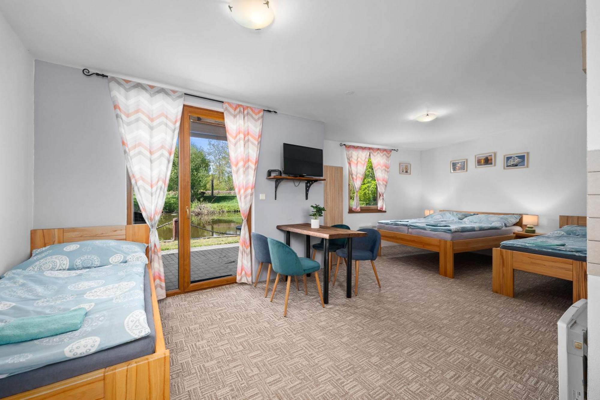 Ferienwohnung Marine Zavlahy Hrdejovice Exterior foto