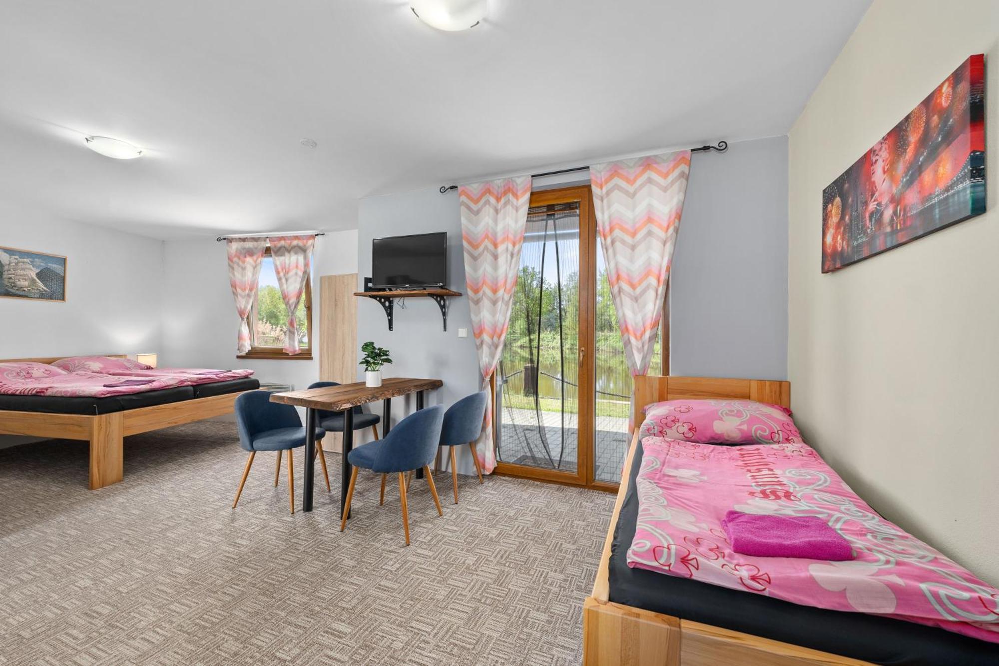 Ferienwohnung Marine Zavlahy Hrdejovice Exterior foto