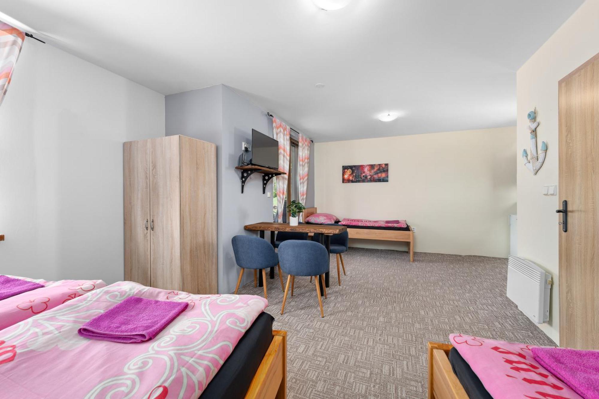 Ferienwohnung Marine Zavlahy Hrdejovice Exterior foto