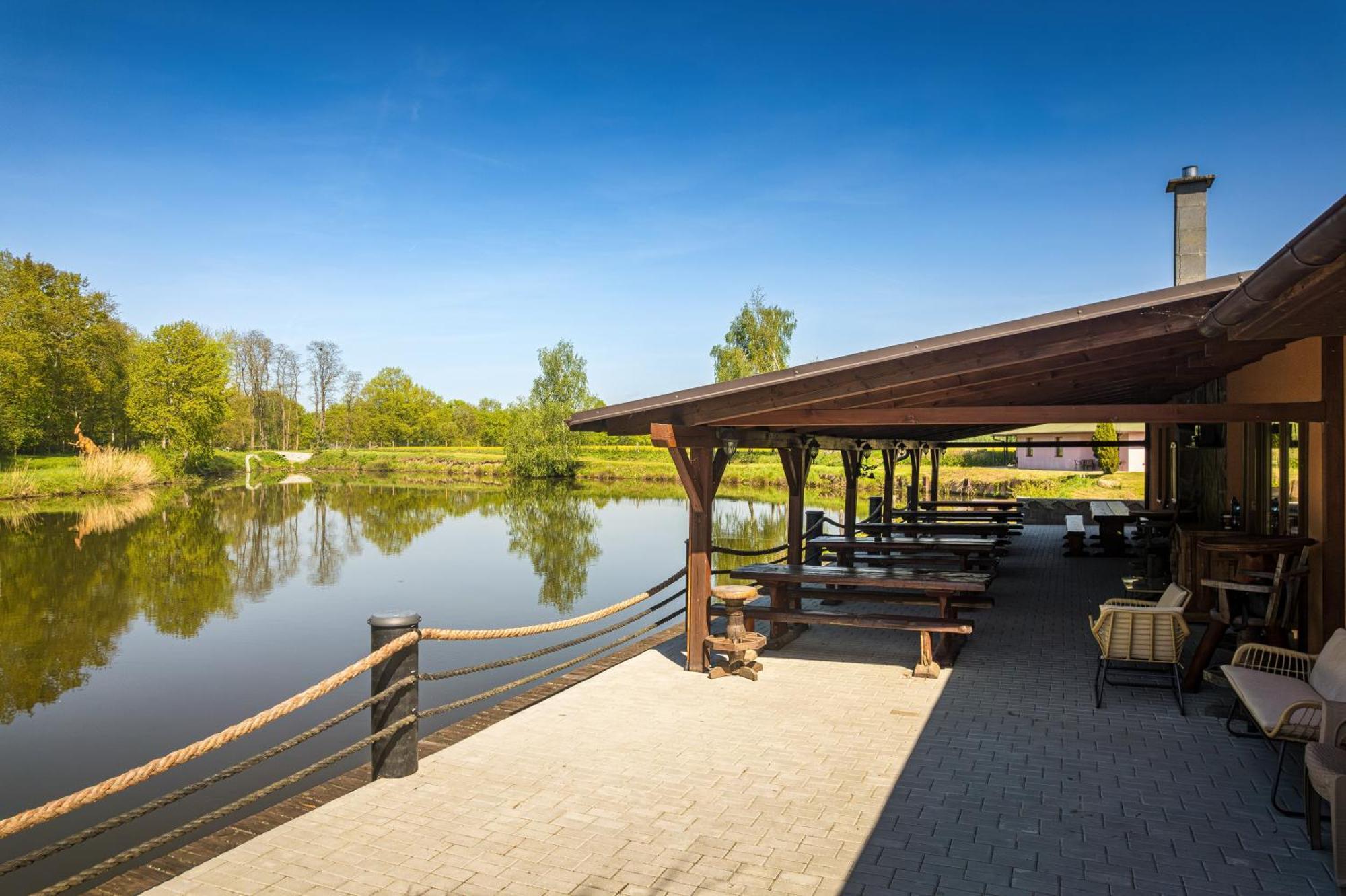 Ferienwohnung Marine Zavlahy Hrdejovice Exterior foto