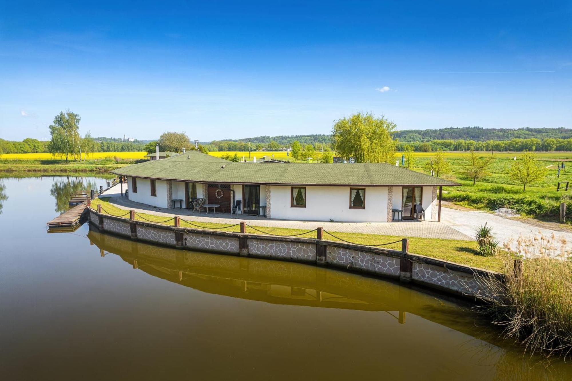 Ferienwohnung Marine Zavlahy Hrdejovice Exterior foto