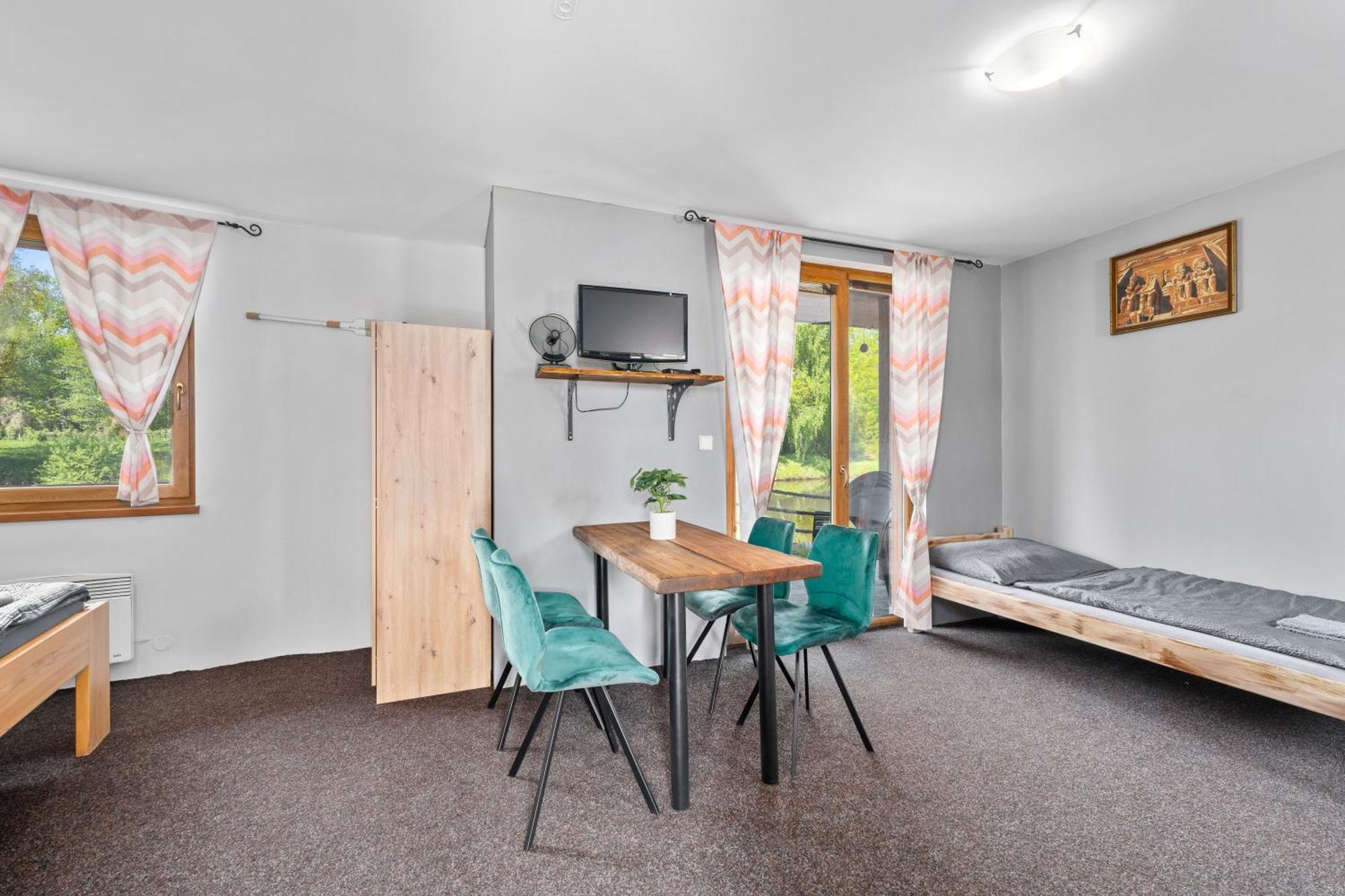 Ferienwohnung Marine Zavlahy Hrdejovice Exterior foto