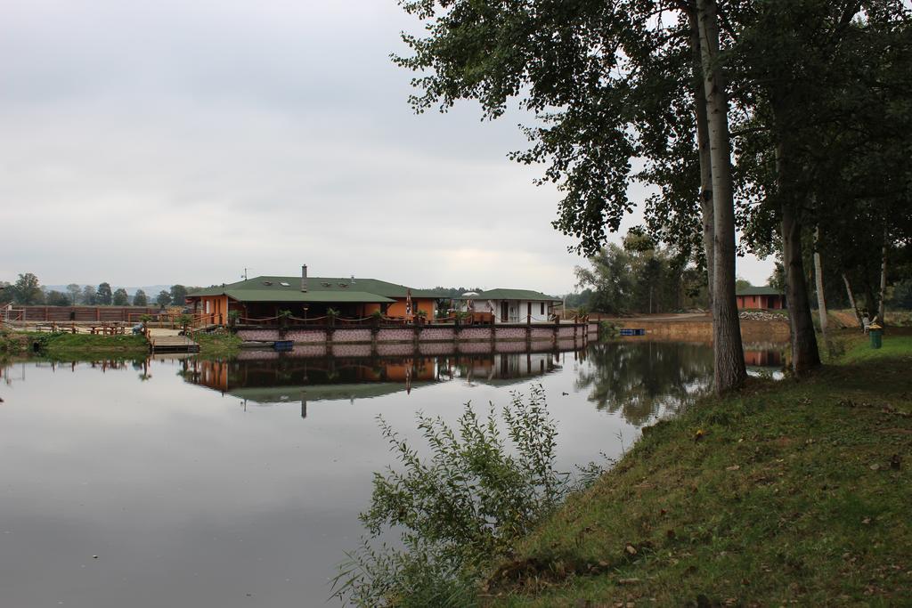 Ferienwohnung Marine Zavlahy Hrdejovice Exterior foto